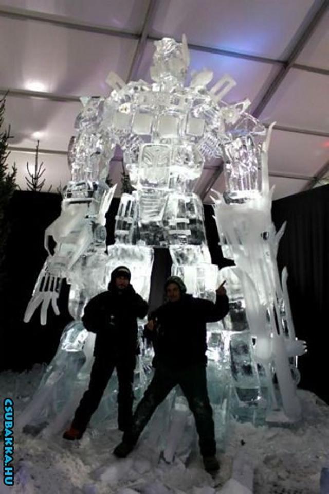 Hűsítő jég transformer jég transformer kép elképesztő alkotás jégszobor