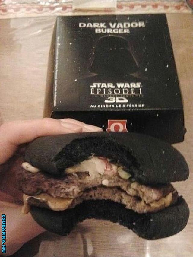 Star Wars hamburger furcsa hamburger elvetemült star wars érdekes fekete
