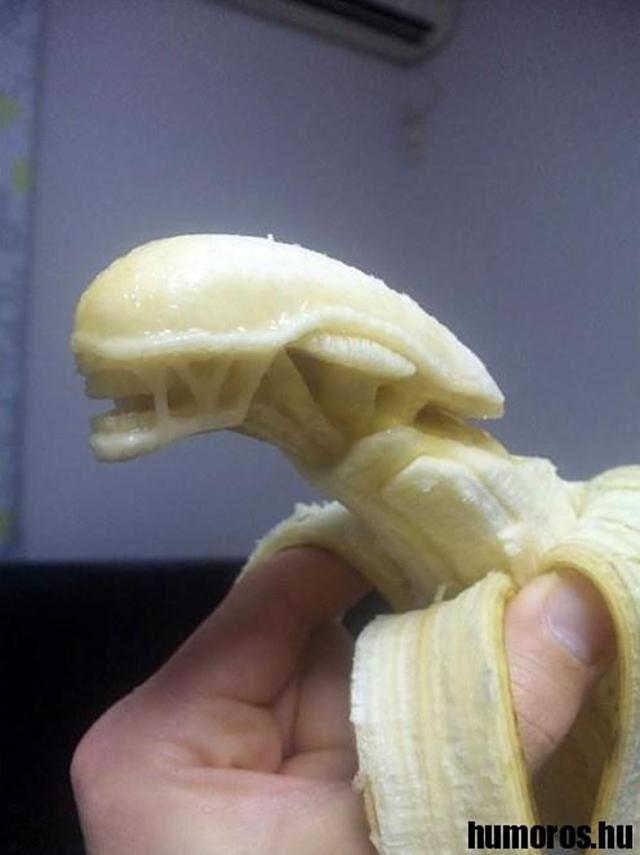 Vega-préda:) banán banánszobor alien
