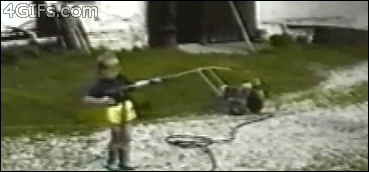 Ez történik amikor a nagynyomású mosóval játszik!