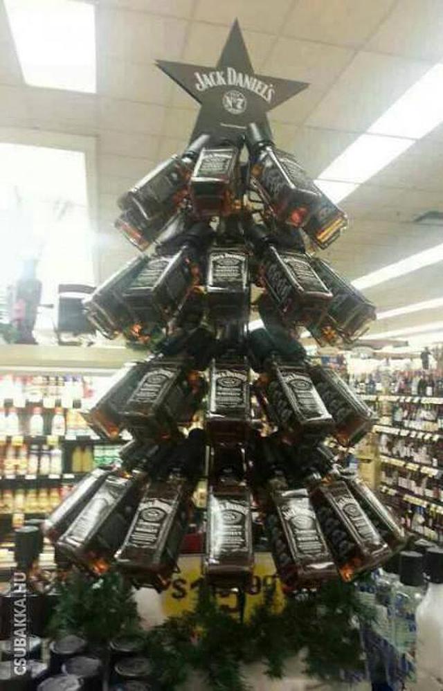 Karácsonyfa Jack Daniels módra :) karácsonyfa karácsony alkohol Képek win érdekes