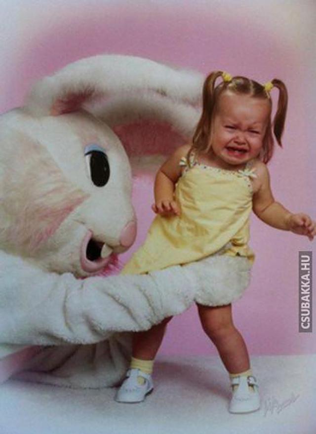 A történelem legrosszabb húsvéti jelmezei (10 kép) Képek húsvéti gyerek nyuszi fail