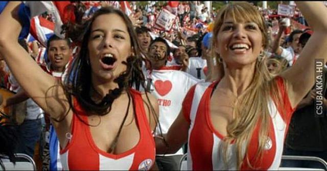 Megdöbbentő tényt teszünk közzé, a nők is szeretik a focit! 30 fantasztikus képpel bizonyítjuk az állításunkat. :) szurkolólányok Képek csaj foci