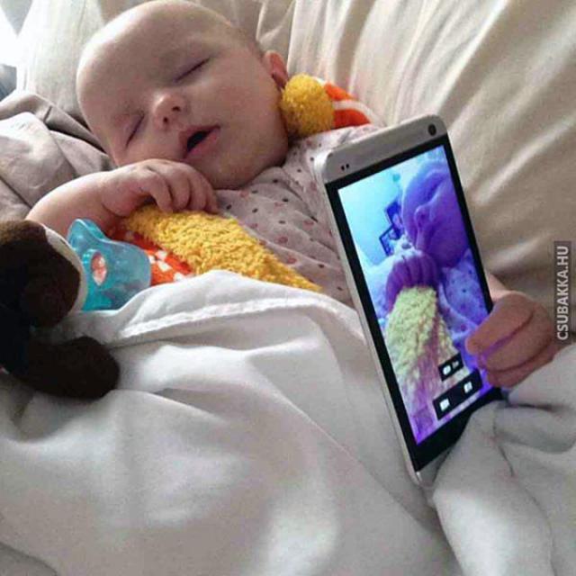 Az első selfie, jól sikerült! :) selfie aranyos kisbaba